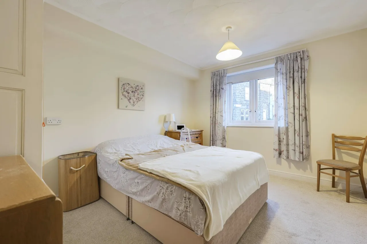 Orchard Lane, Guiseley, LS20, photo 5