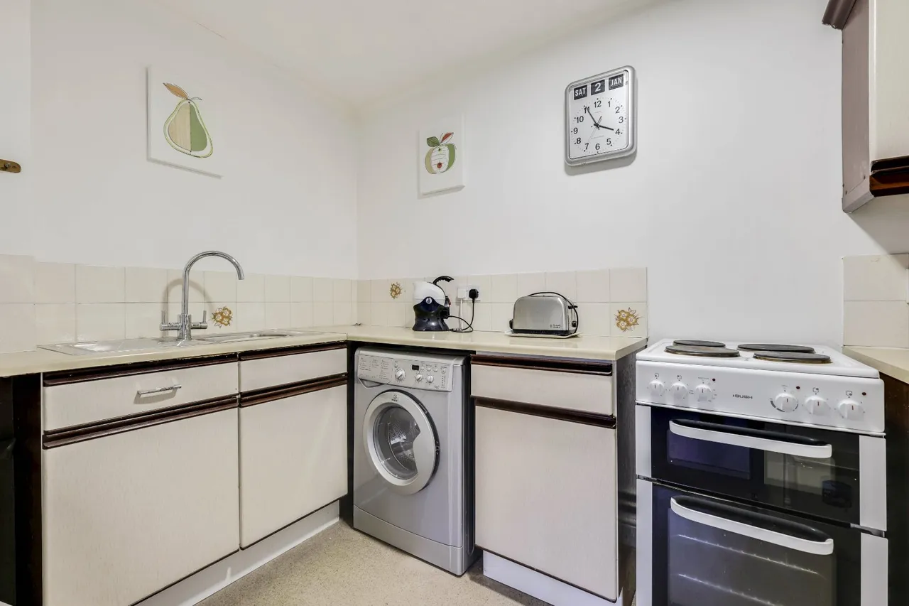 Orchard Lane, Guiseley, LS20, photo 4