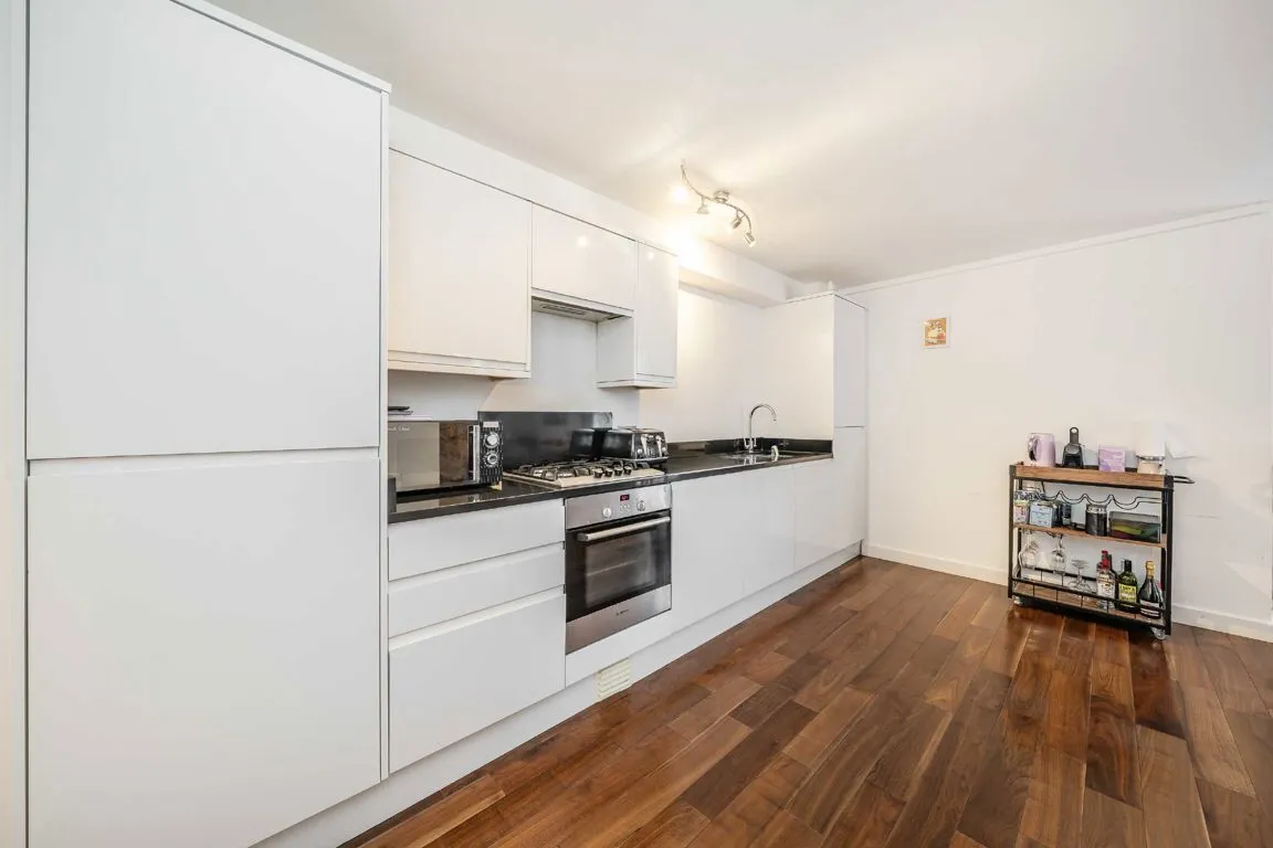 Gatton Road, SW17, photo 2