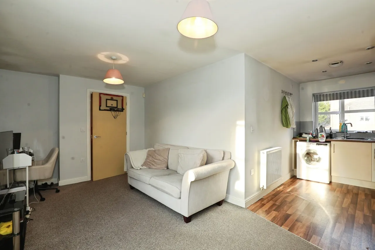 Ursuline Way, CREWE, Cheshire, CW2, photo 4