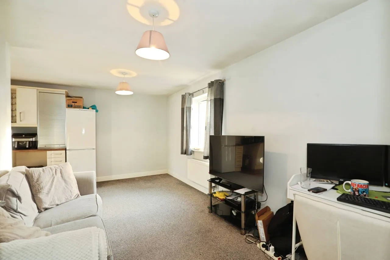 Ursuline Way, CREWE, Cheshire, CW2, photo 2
