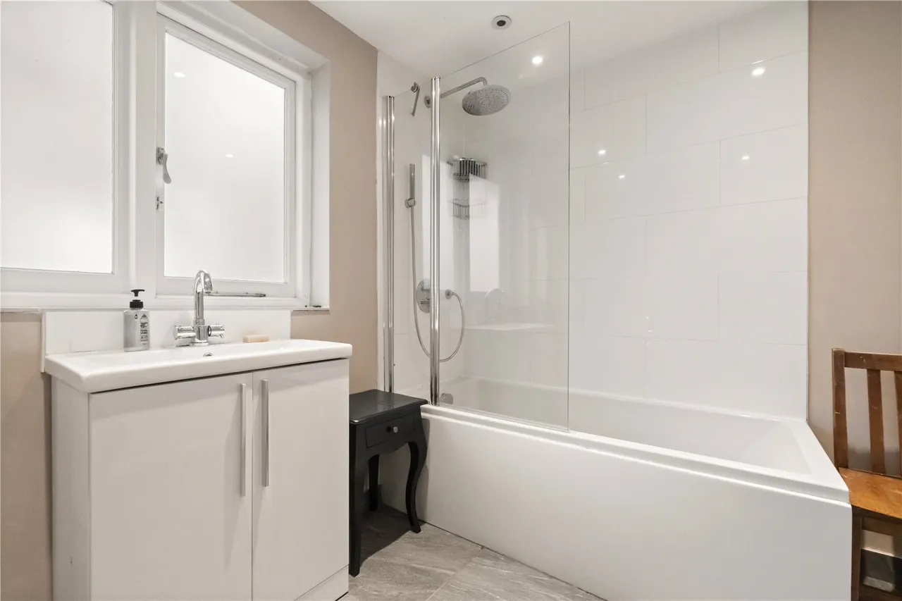 Byrne Road, London, SW12, photo 8