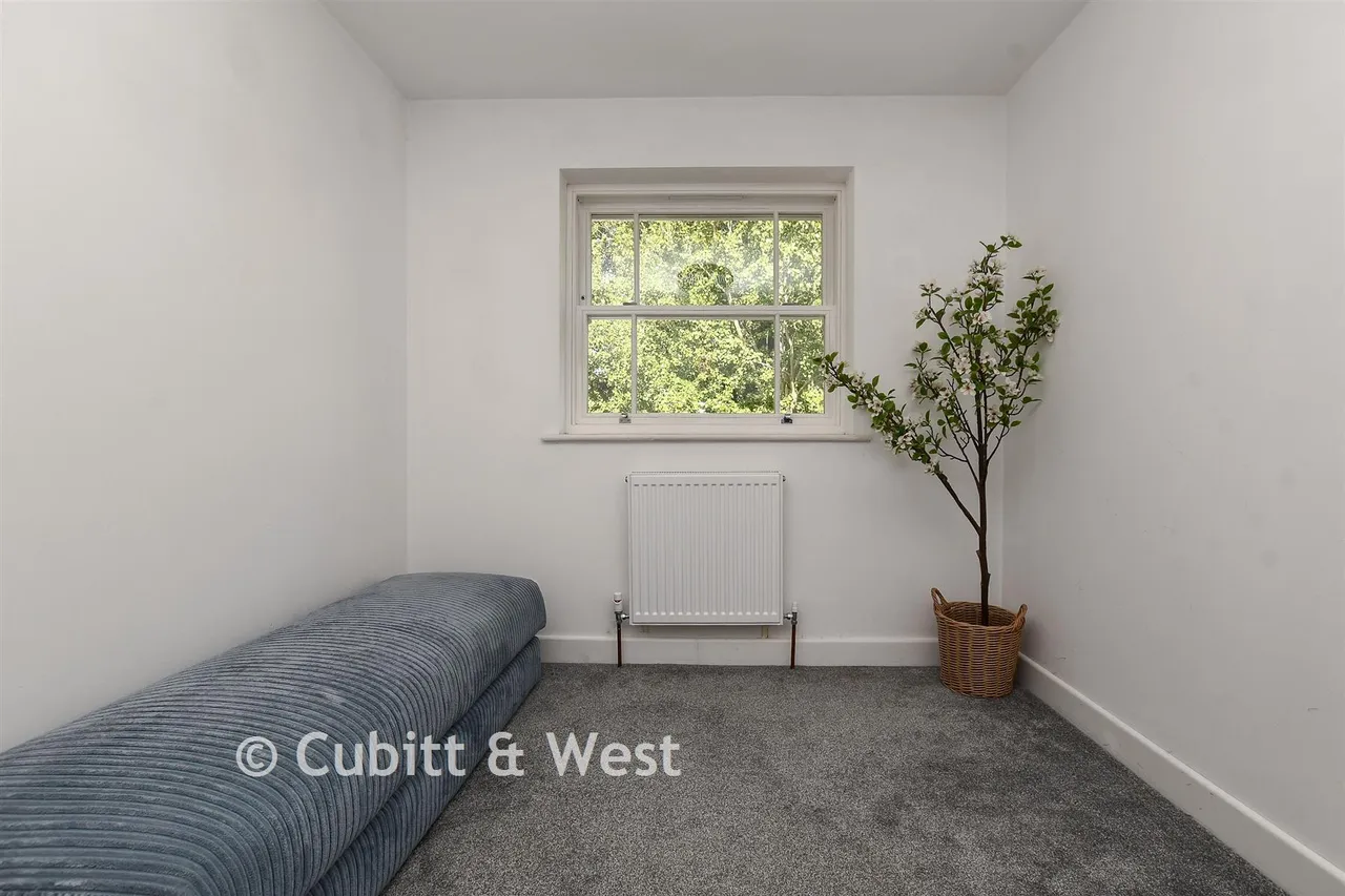 Wheeler Road, Maidenbower, RH10, photo 11