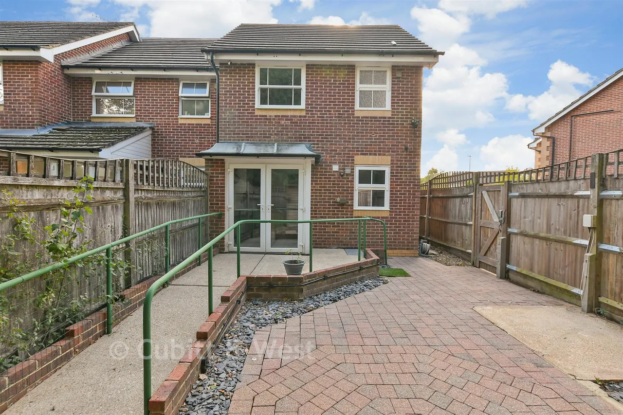 Wheeler Road, Maidenbower, RH10, photo 13