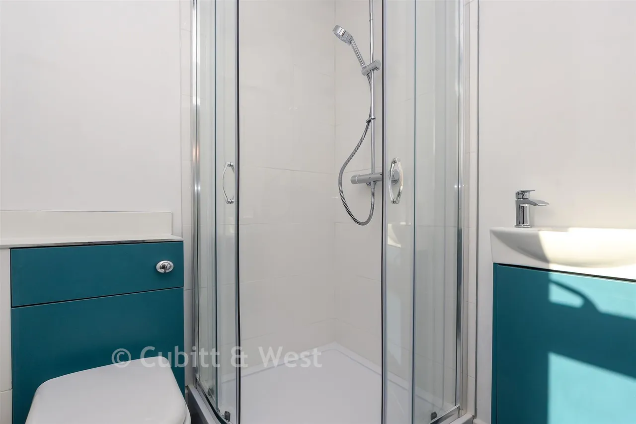 Wheeler Road, Maidenbower, RH10, photo 10