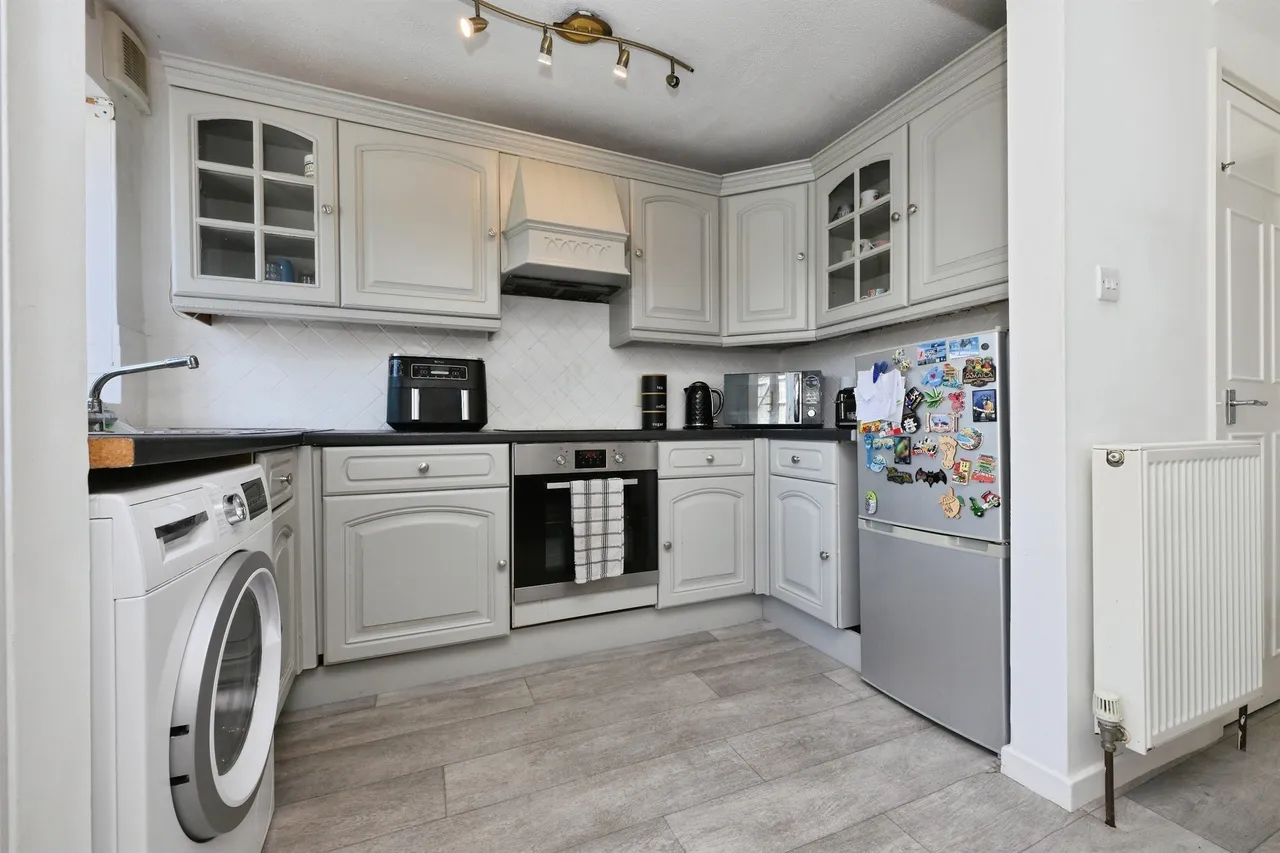 Taylors Avenue, Hoddesdon, photo 8