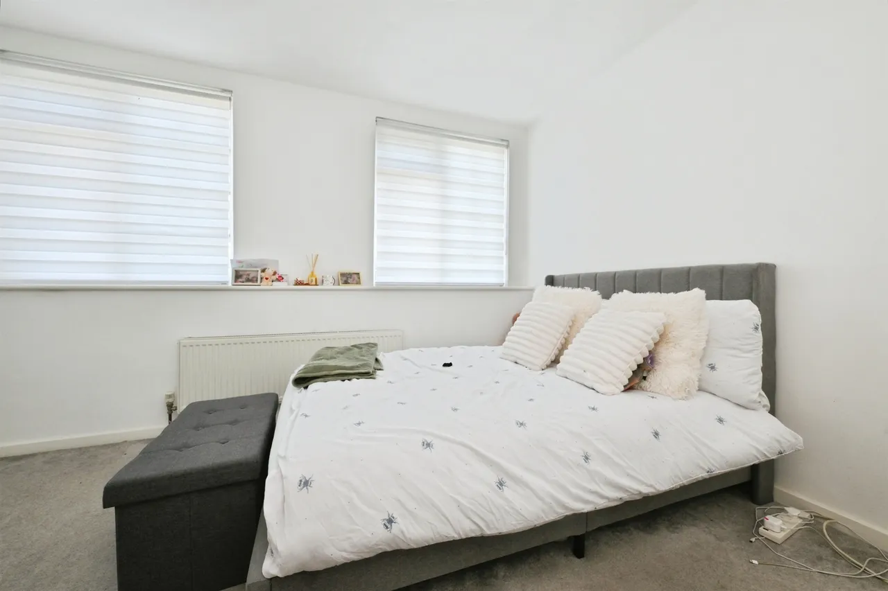 Taylors Avenue, Hoddesdon, photo 12