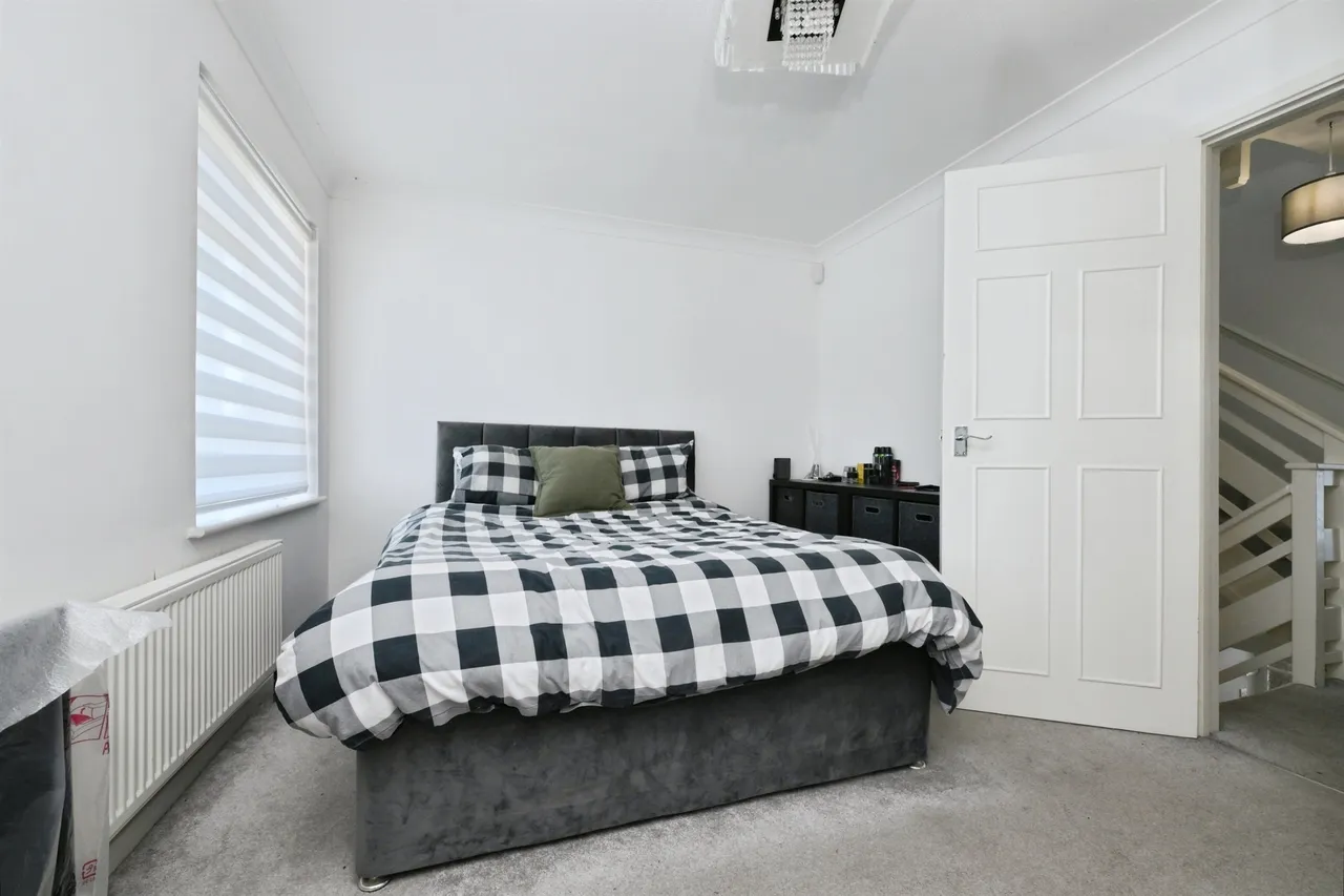 Taylors Avenue, Hoddesdon, photo 9
