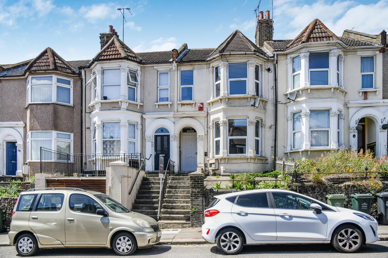 Priory Hill, Dartford, DA1 2BH, photo 9