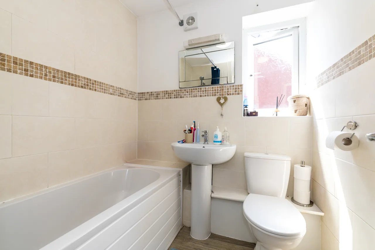 Hartington Drive, Standish, WN6, photo 10