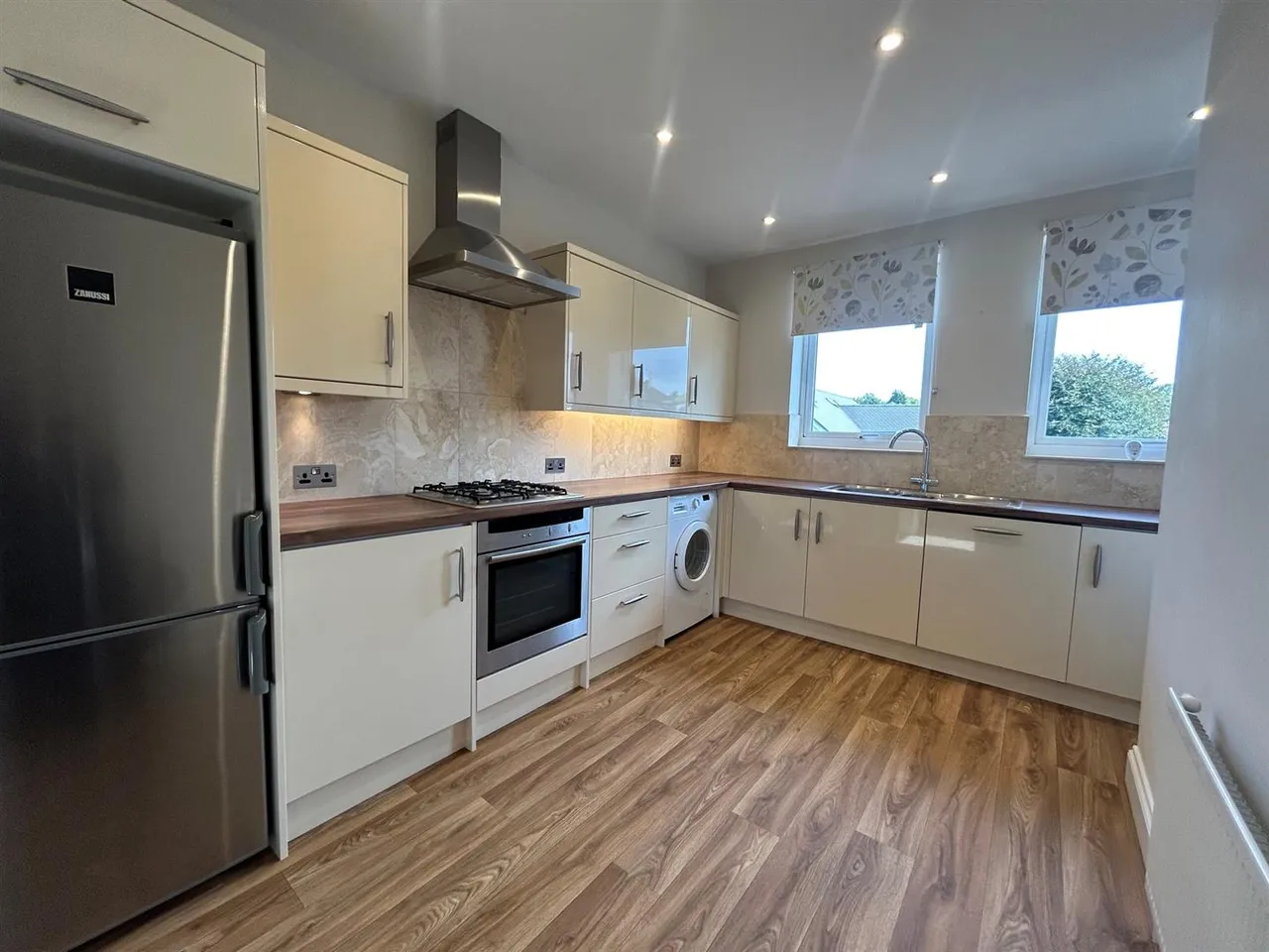 Penrose Road, Fetcham, KT22, photo 3
