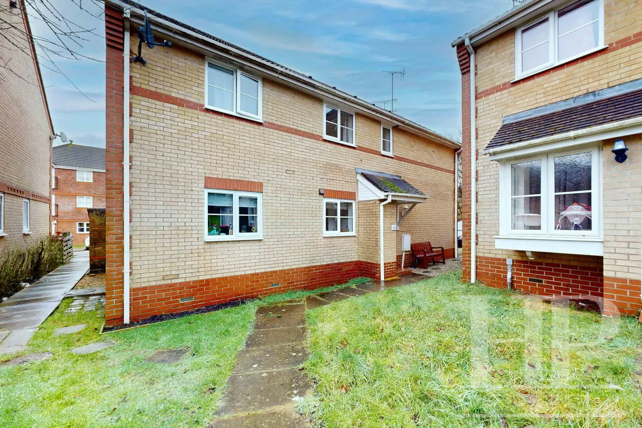 Dakin Close, Maidenbower, RH10, photo 3