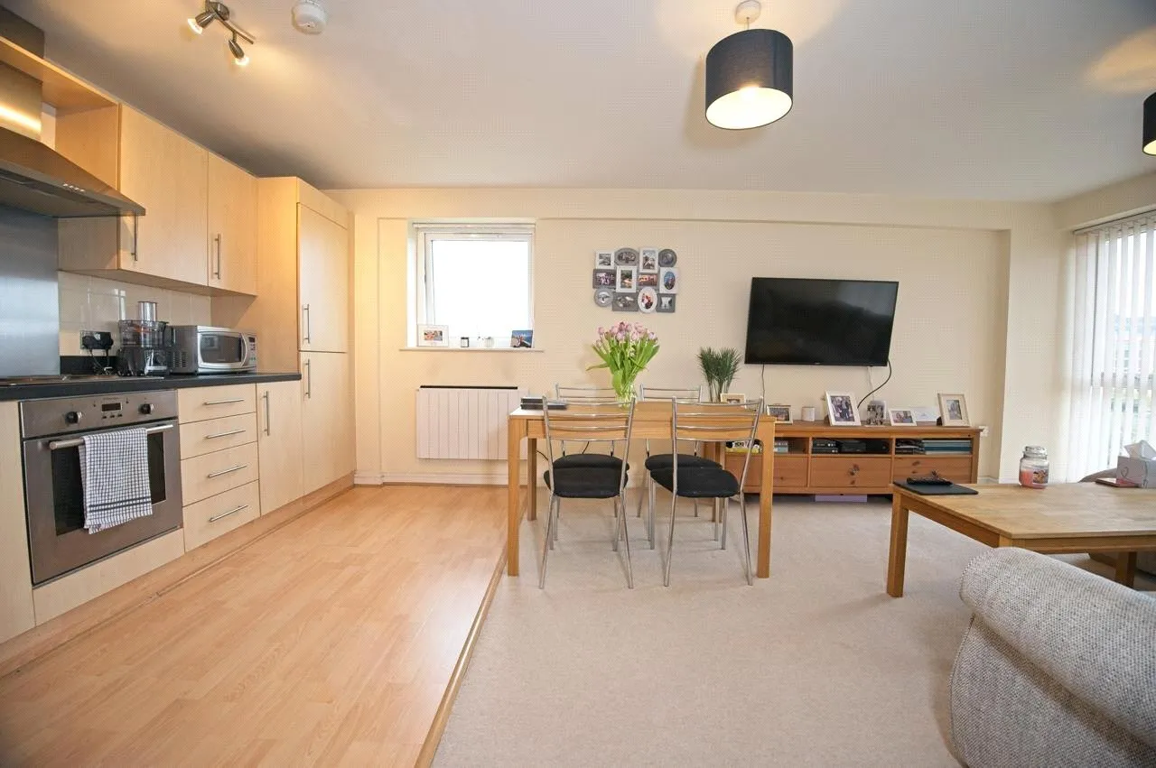 Overstone Court, CARDIFF, South Glamorgan, CF10, photo 4