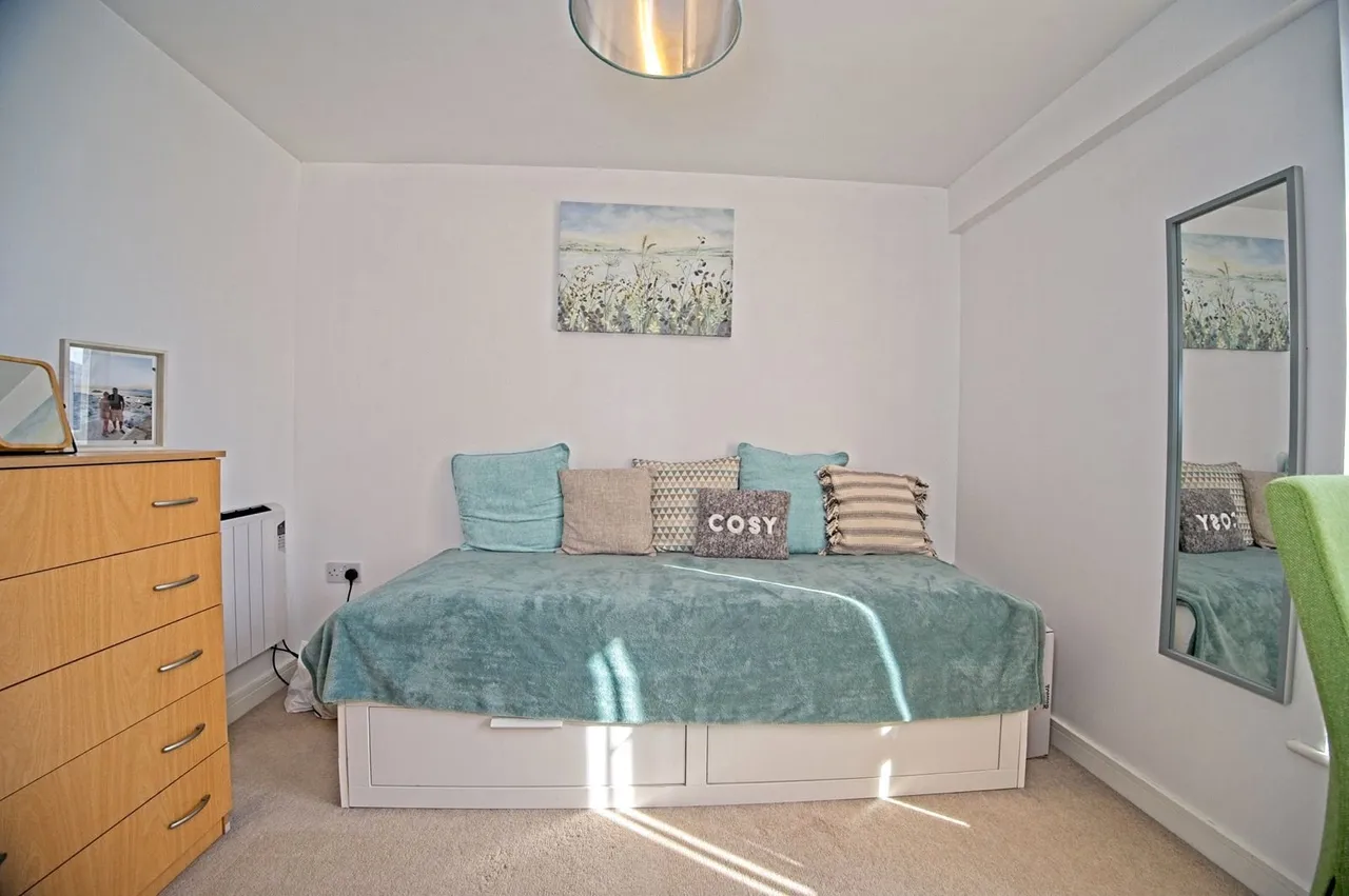 Overstone Court, CARDIFF, South Glamorgan, CF10, photo 15