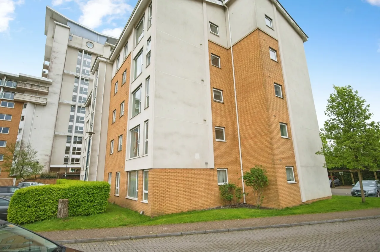 Overstone Court, CARDIFF, South Glamorgan, CF10, photo 18