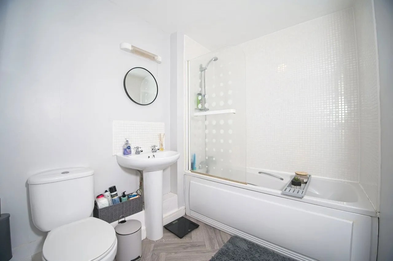 Overstone Court, CARDIFF, South Glamorgan, CF10, photo 14