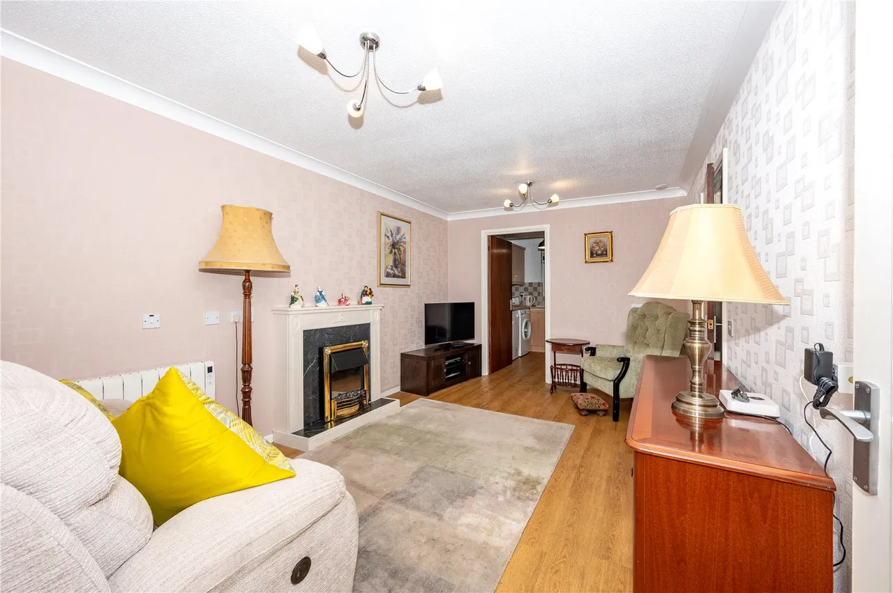 Willow Tree Drive, Barnt Green, Birmingham, Worcestershire, B45 8PB, photo 2