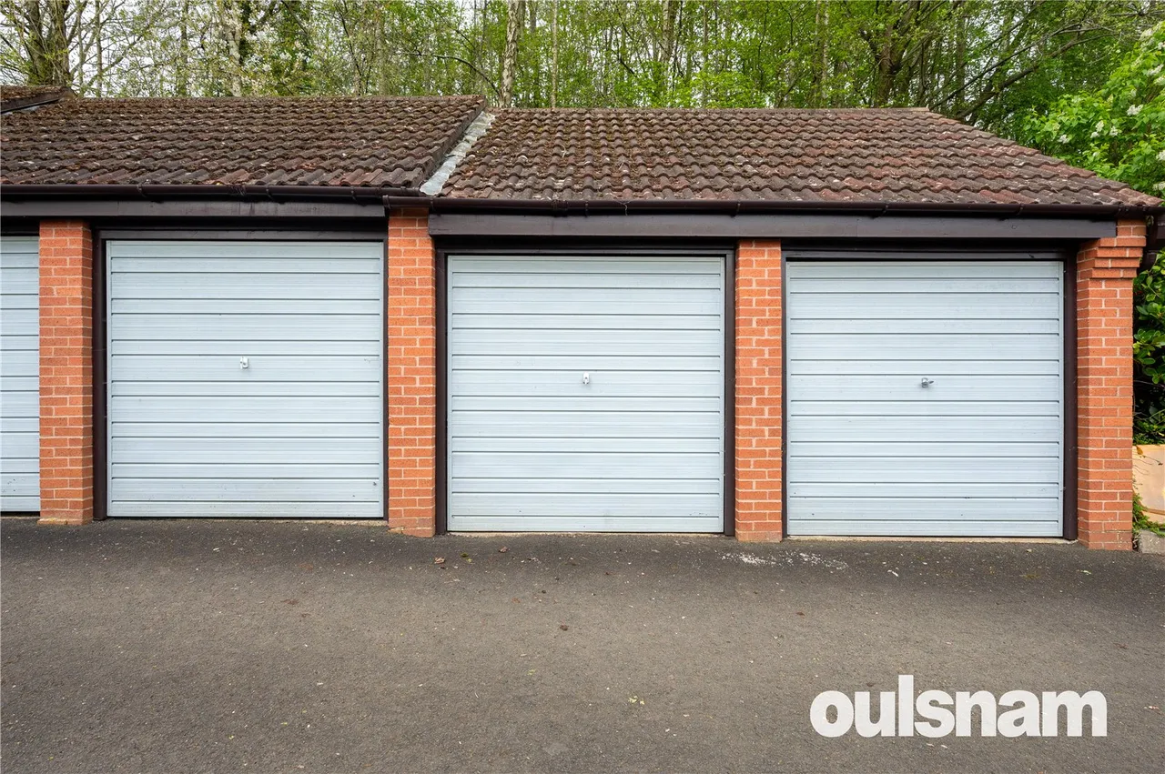 Willow Tree Drive, Barnt Green, Birmingham, Worcestershire, B45 8PB, photo 11