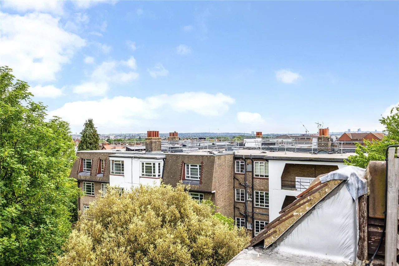 Wimbledon Hill Road, London, SW19, photo 14