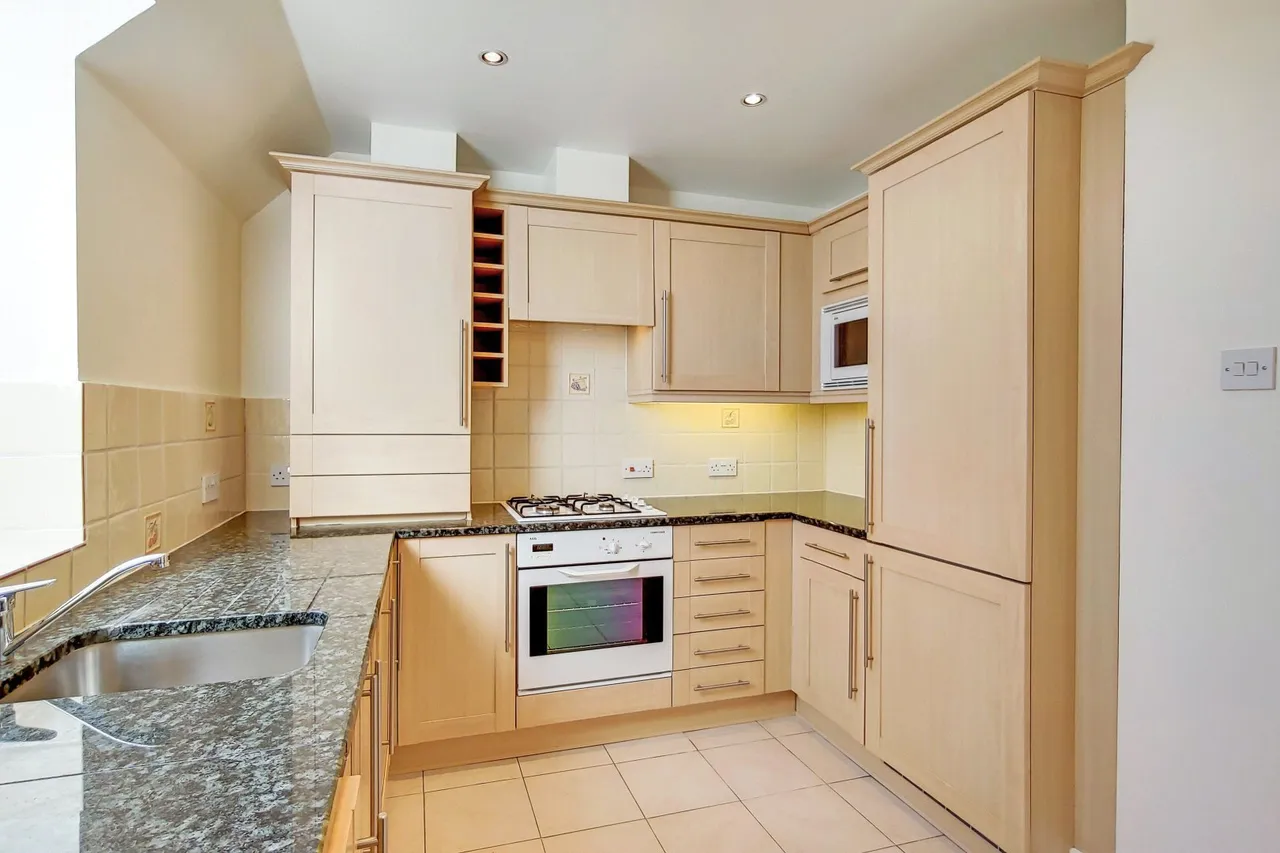 Wimbledon Hill Road, London, SW19, photo 7