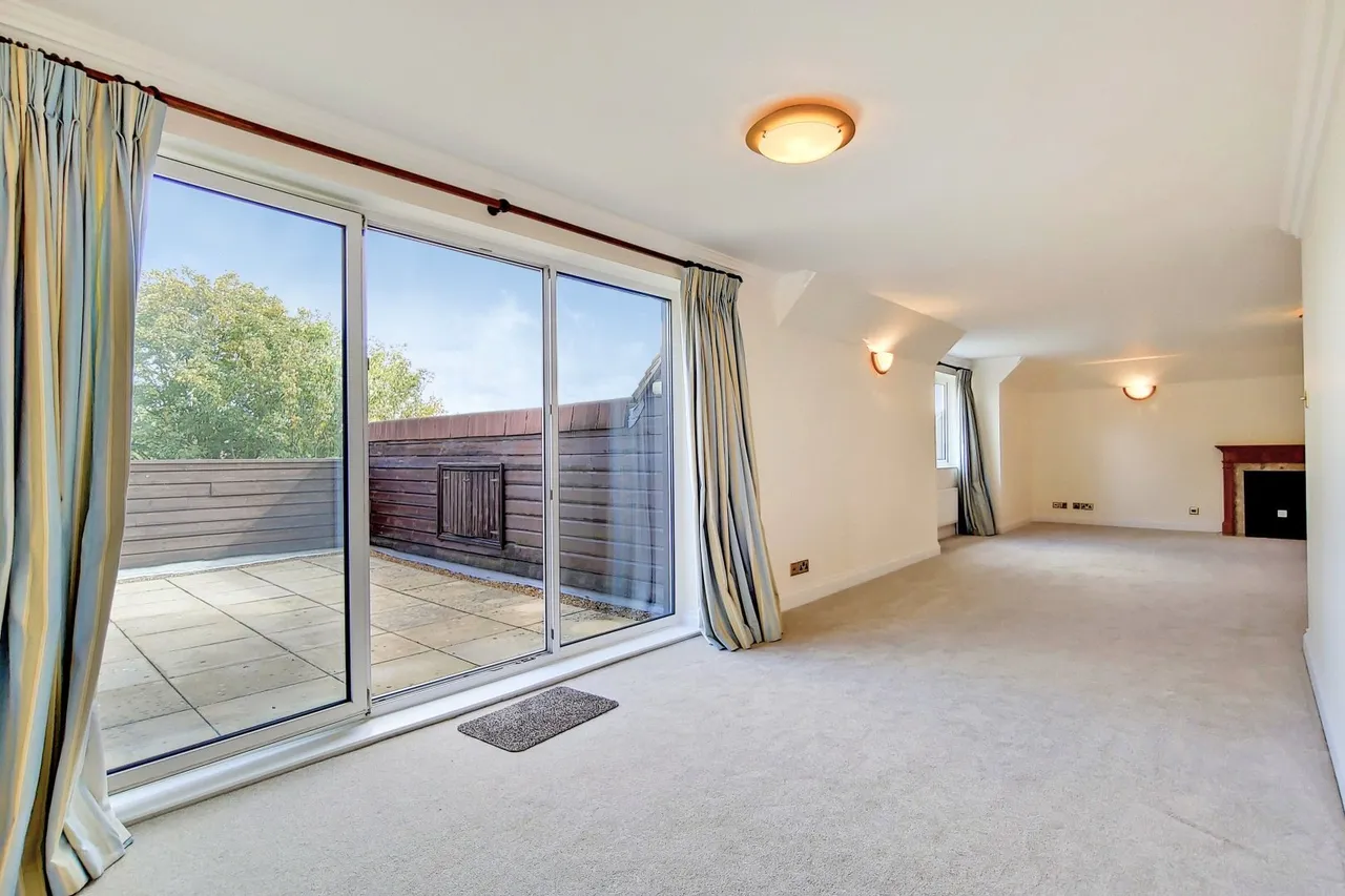 Wimbledon Hill Road, London, SW19, photo 6