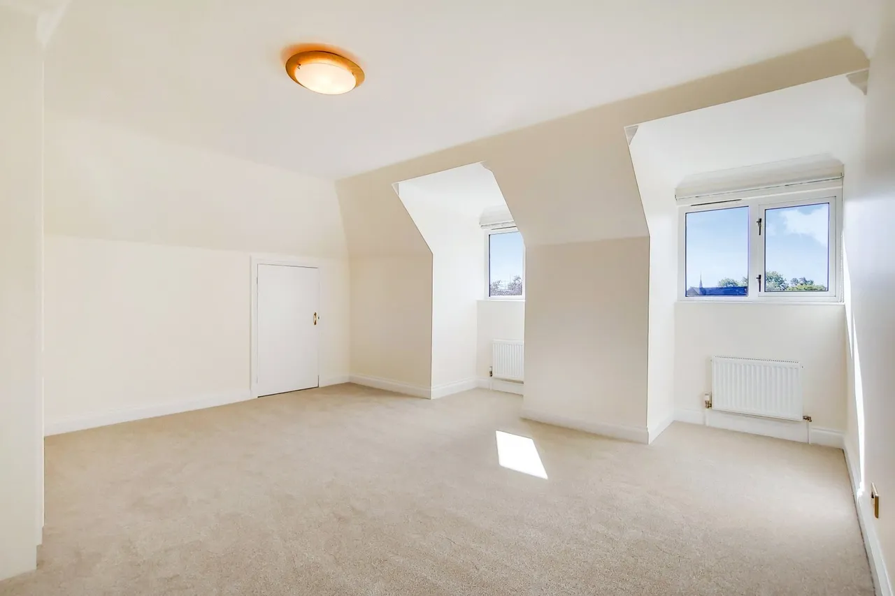 Wimbledon Hill Road, London, SW19, photo 10