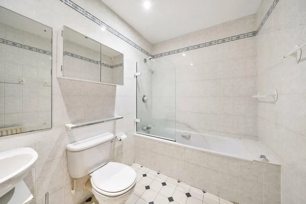 Wilton Court, Crossways Fees Apply, HP9, photo 6