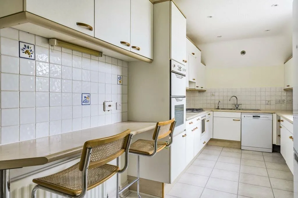 Wilton Court, Crossways Fees Apply, HP9, photo 4