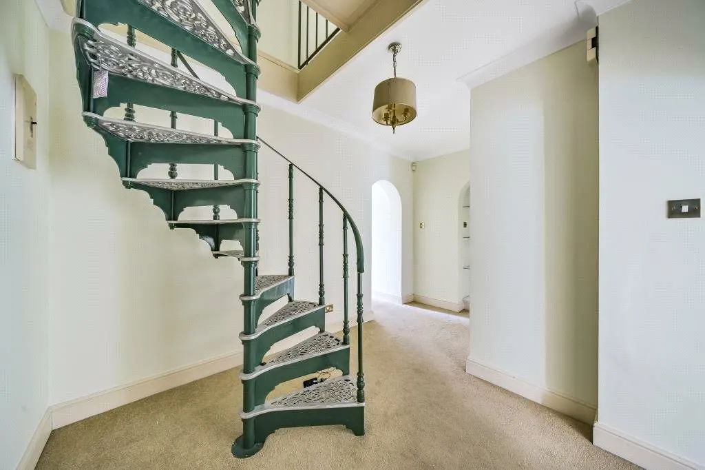 Wilton Court, Crossways Fees Apply, HP9, photo 2