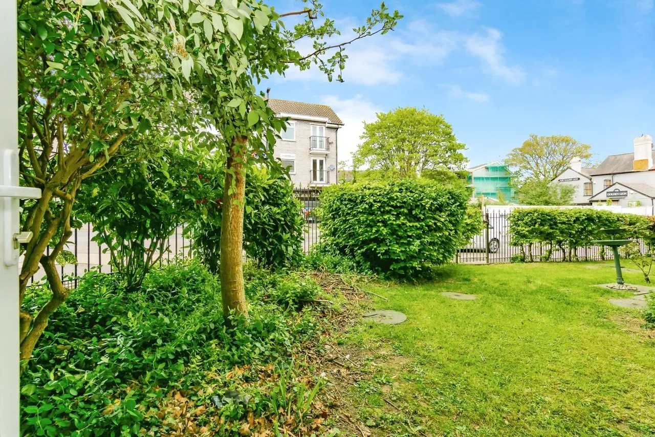 Chaldon Road, Caterham, Surrey, CR3, photo 2