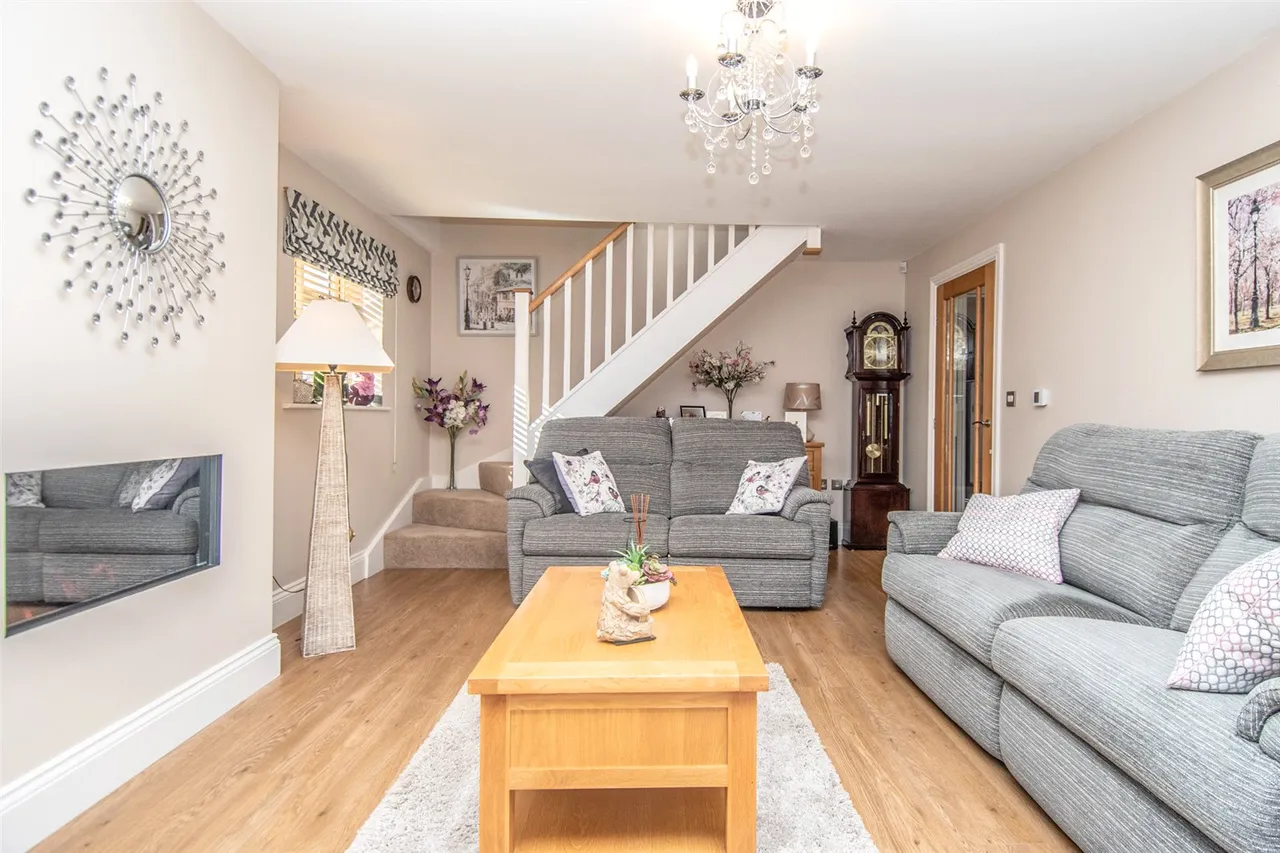 Worcester Road, Stoke Heath, Bromsgrove, Worcestershire, B61 7JA, photo 6