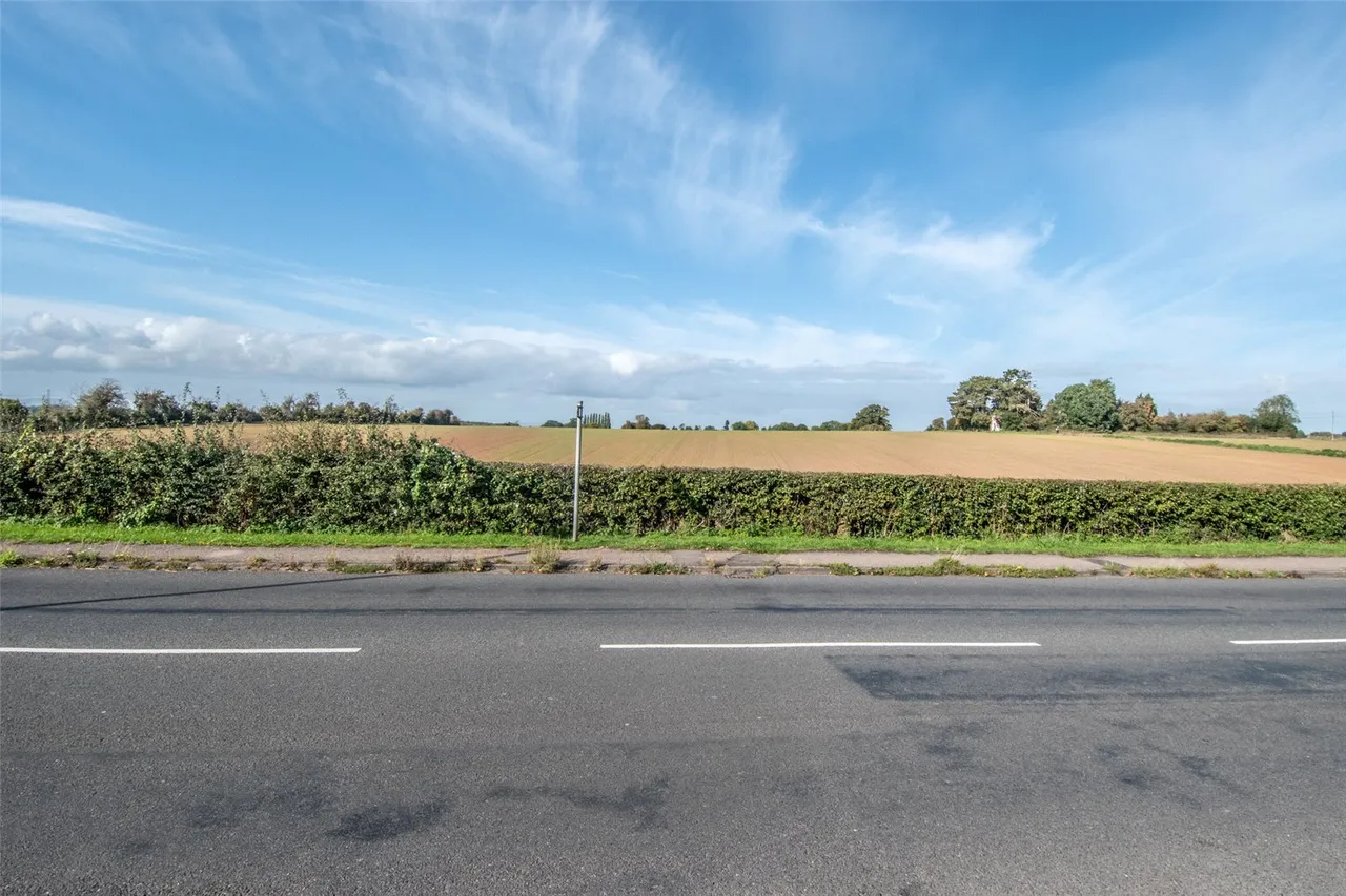 Worcester Road, Stoke Heath, Bromsgrove, Worcestershire, B61 7JA, photo 28