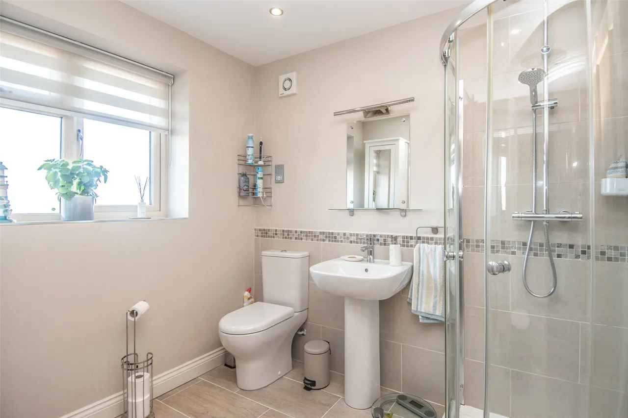 Worcester Road, Stoke Heath, Bromsgrove, Worcestershire, B61 7JA, photo 13