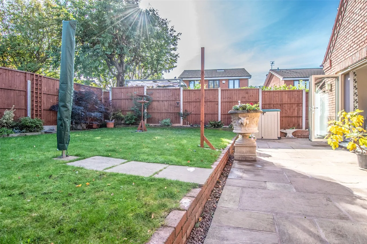 Worcester Road, Stoke Heath, Bromsgrove, Worcestershire, B61 7JA, photo 25