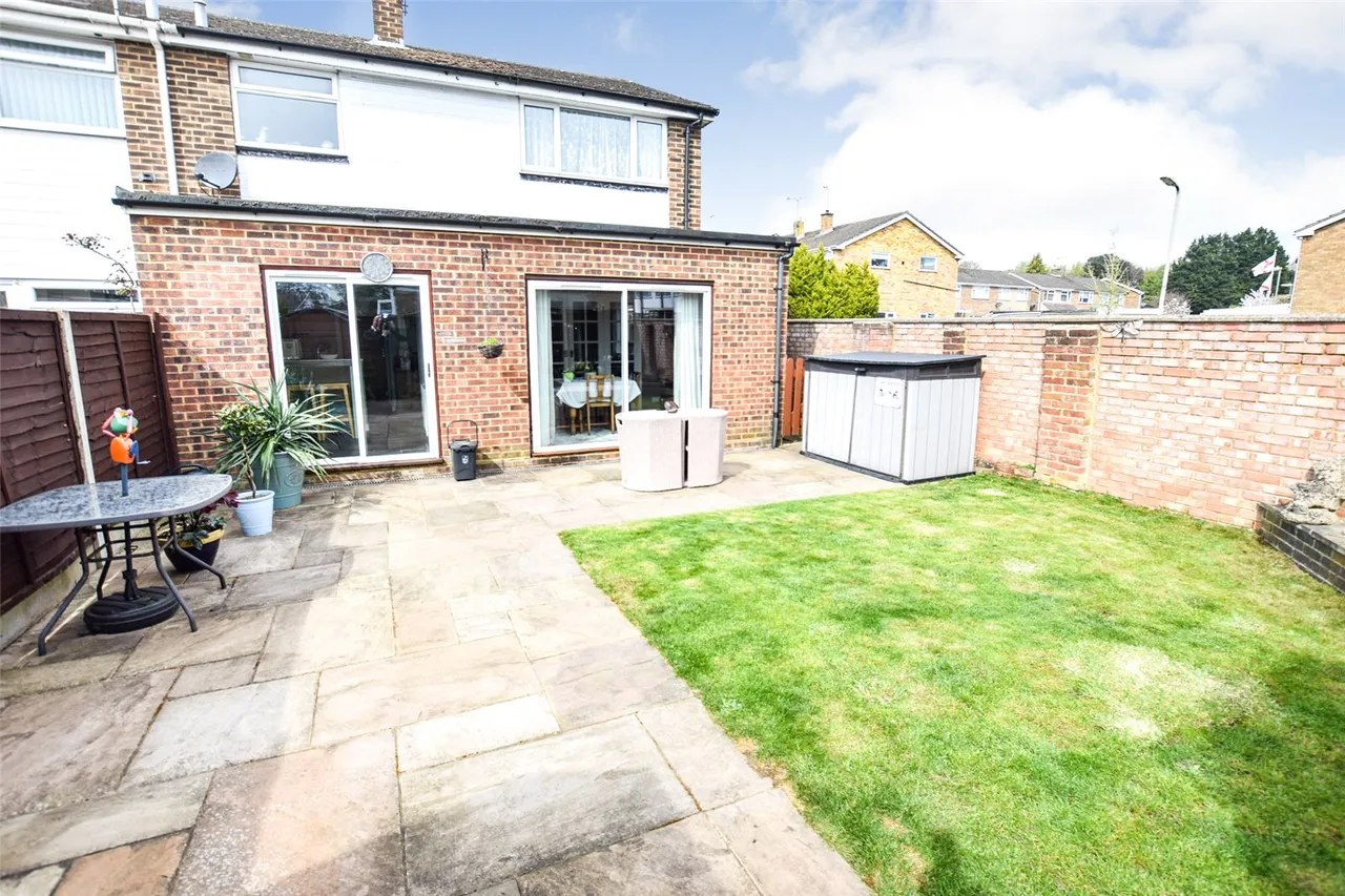 3 bed house for sale — Thames Close, Farnborough, Hampshire, GU14 9ND