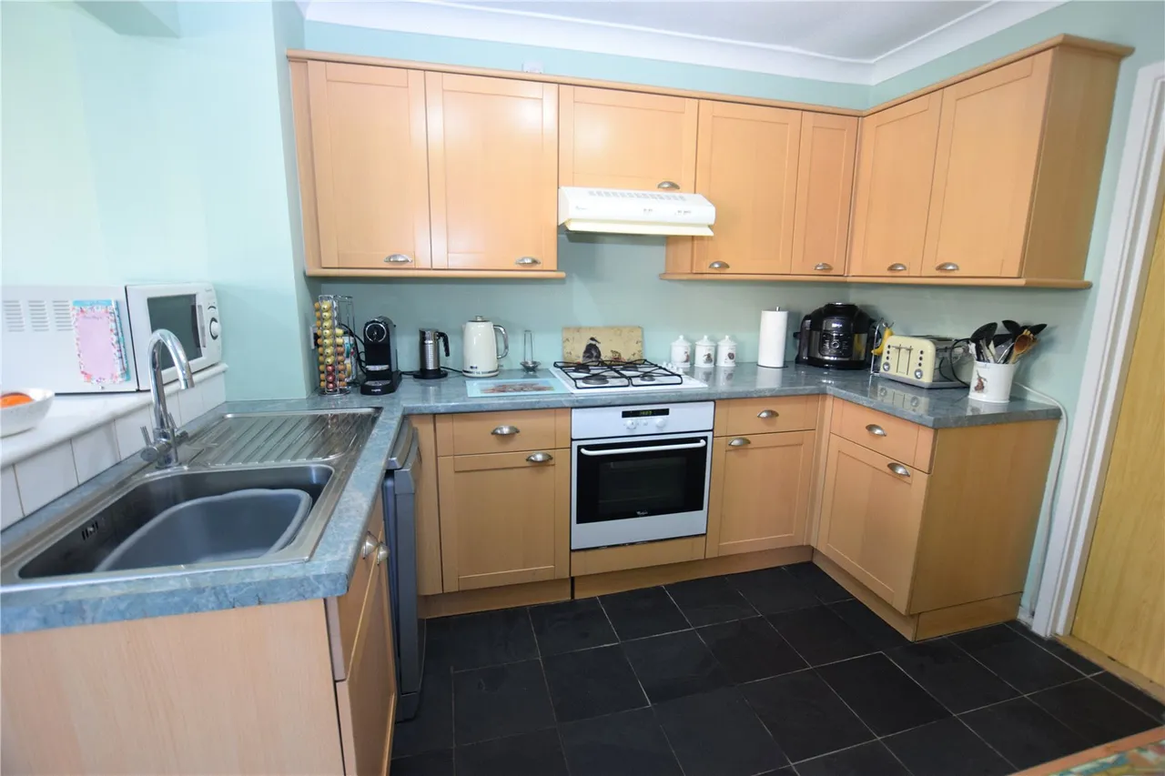 Thames Close, Farnborough, Hampshire, GU14 9ND, photo 5
