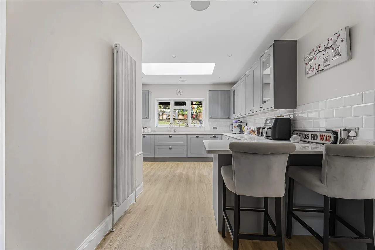 Priory Crescent, Wembley, HA0, photo 8