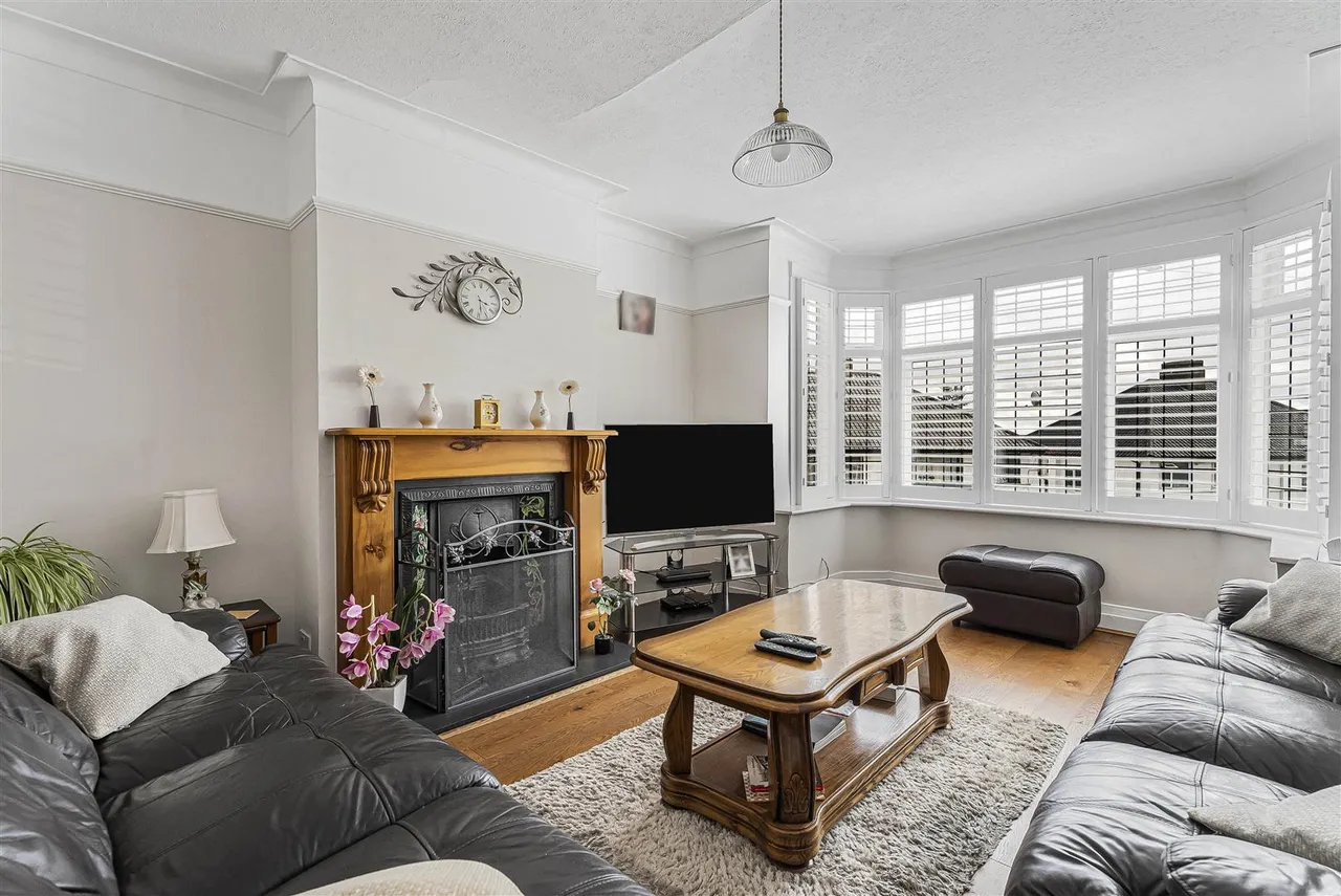 Priory Crescent, Wembley, HA0, photo 2