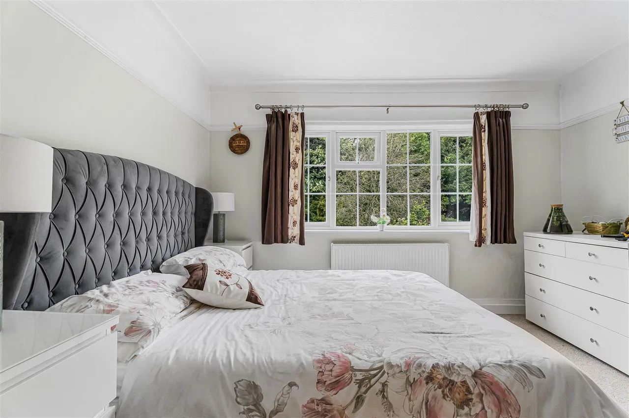 Priory Crescent, Wembley, HA0, photo 4