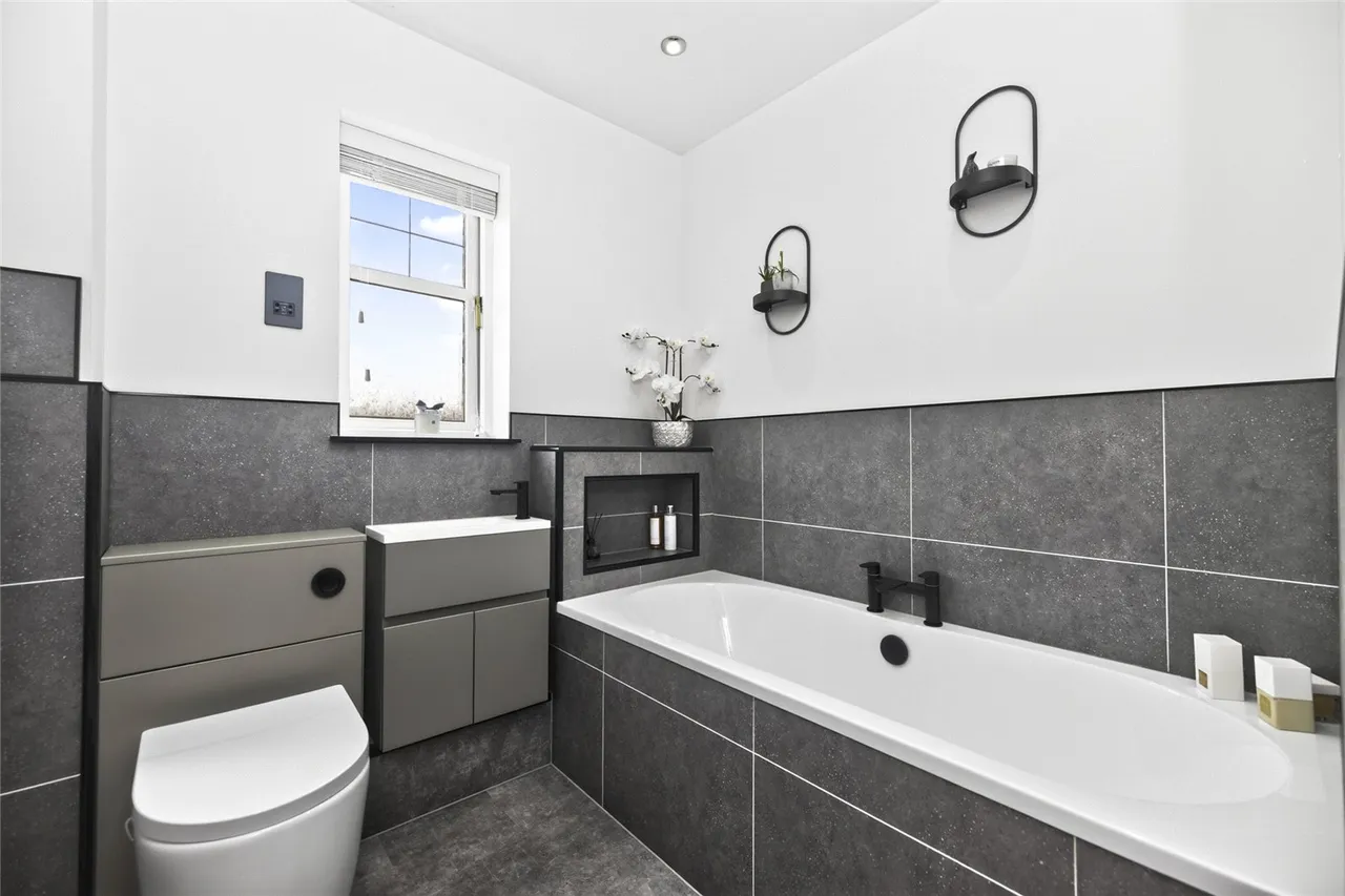 Whin Path, Blackburn, AB21, photo 18