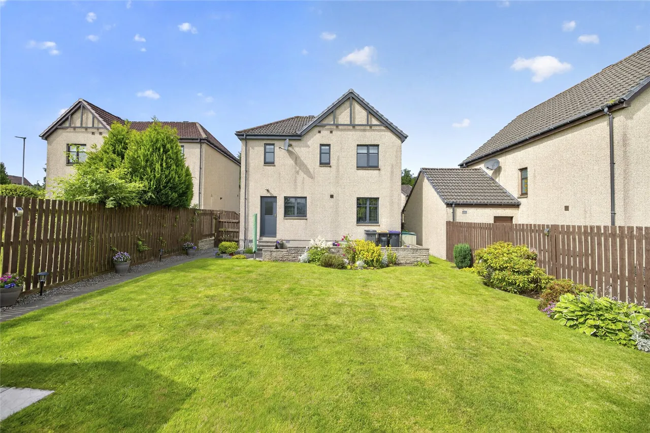 Whin Path, Blackburn, AB21, photo 23