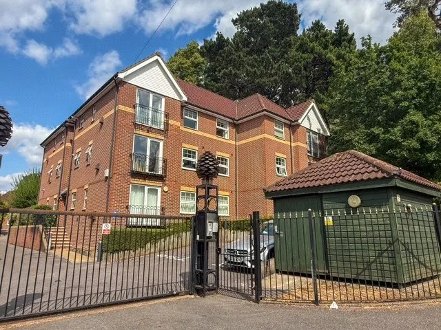 2 bed flat for sale, Cobden Avenue, Southampton, SO18