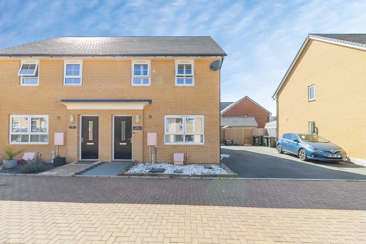 3 bed house for sale — Sheppard Grove, Eagle Farm South, Milton Keynes, Buckinghamshire, MK17