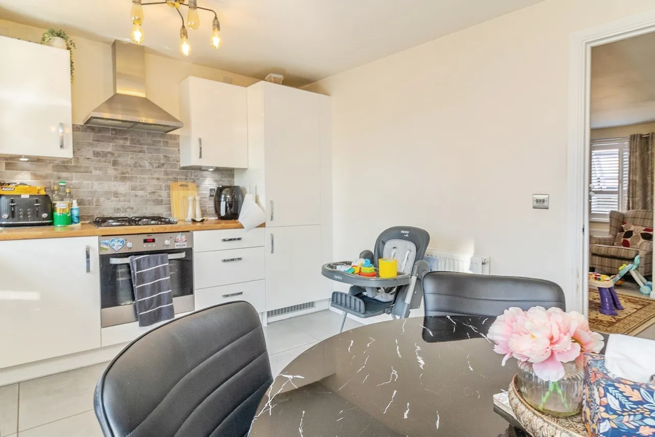 Sheppard Grove, Eagle Farm South, Milton Keynes, Buckinghamshire, MK17, photo 4
