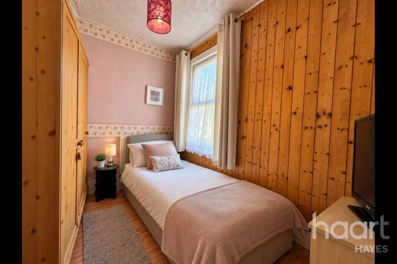 Dawley Road, Hayes, UB3, photo 12