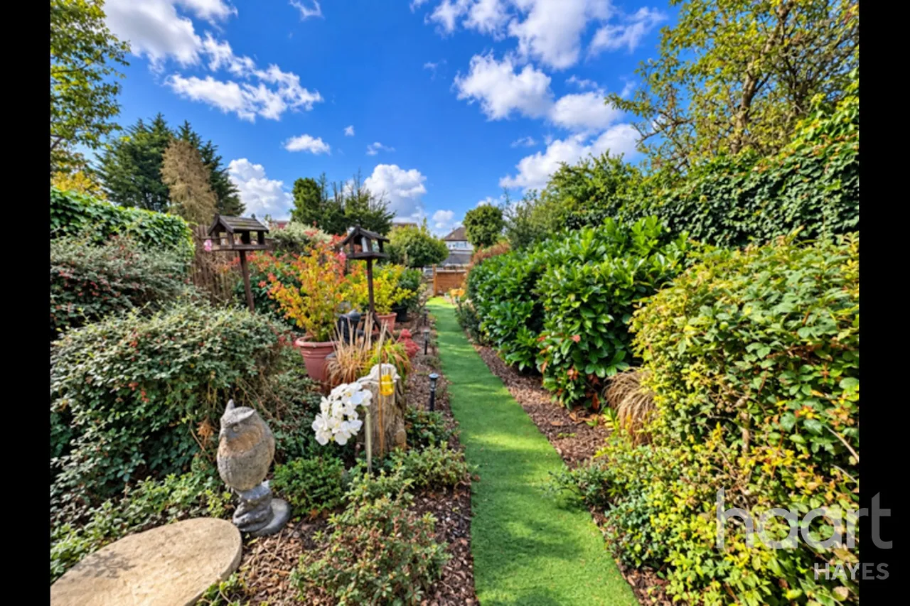 Dawley Road, Hayes, UB3, photo 17