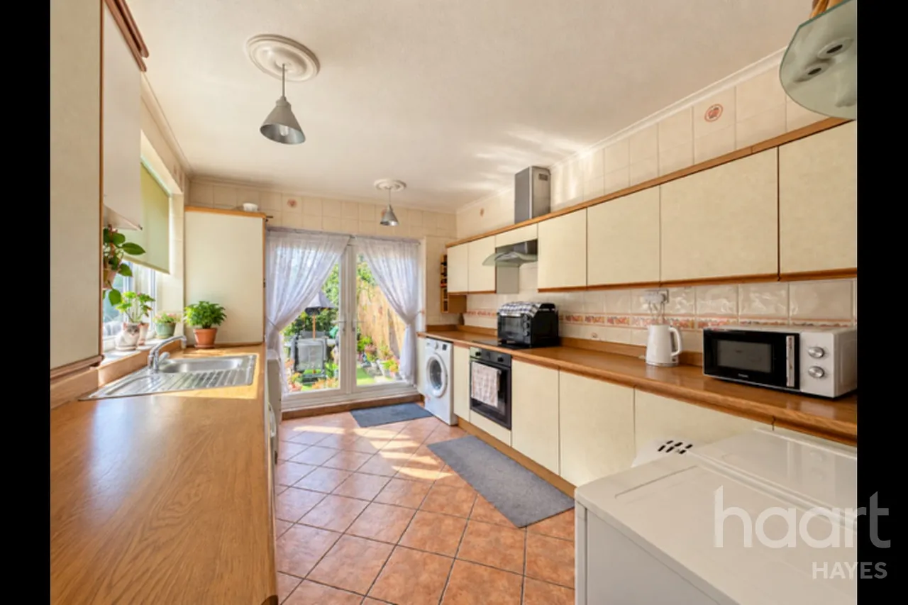 Dawley Road, Hayes, UB3, photo 5