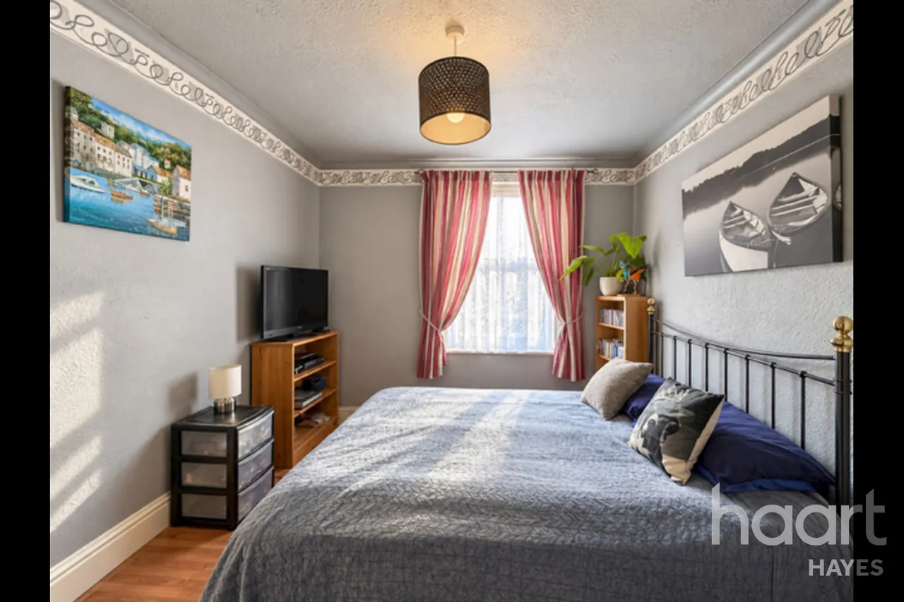 Dawley Road, Hayes, UB3, photo 11