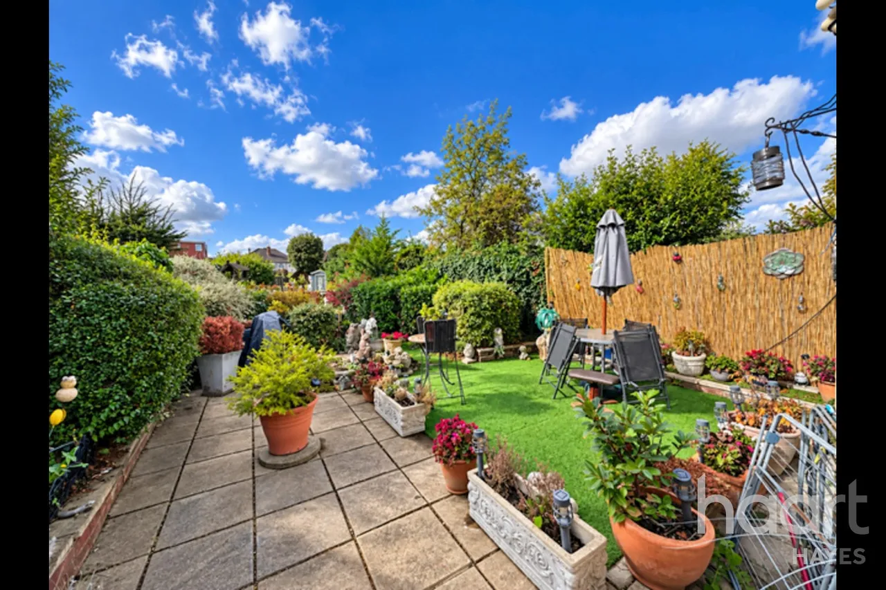 Dawley Road, Hayes, UB3, photo 14