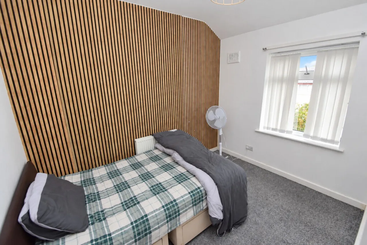 Keighley, BD22, photo 6